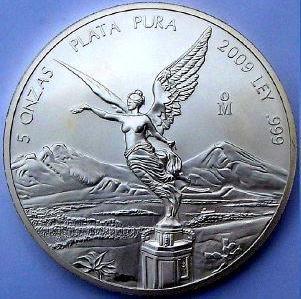 Coin image of obverse of a 5 ounces silver Mexico Libertad 2009.