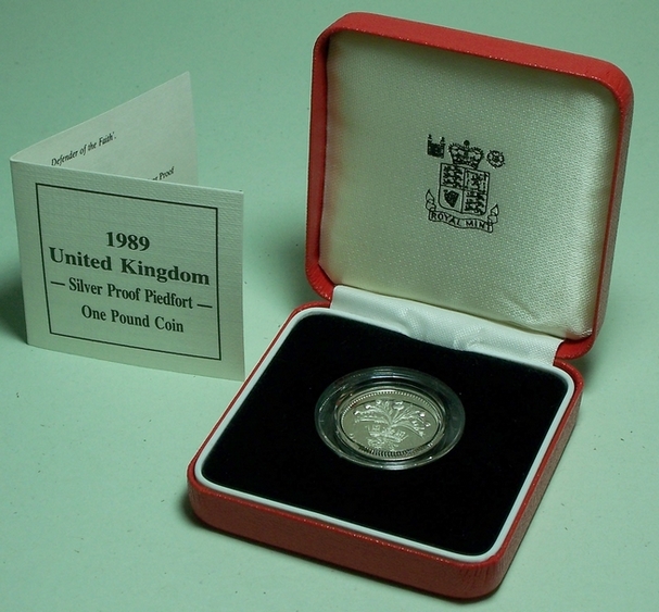 Picture of a Royal Mint 1989 silver piedfort �1 in box with CoA from www.lainson.eu