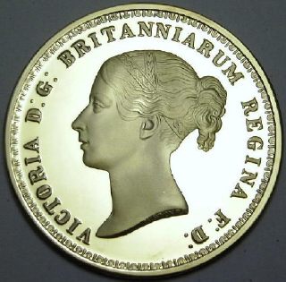 Ingot image of obverse of a 6 ounces gold plated solid .999 silver Great Britain Una and the Lion